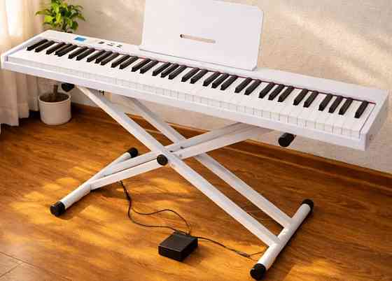 Біле цифрове піаніно 88 клавіш + чохол, педаль, пюпітр | OLX доставка. Харків