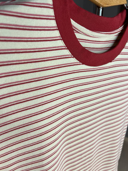 Футболка жіноча A-N 25189 в смужку базова модель середня довжина one size, бордовий, one size Київ - фото 4