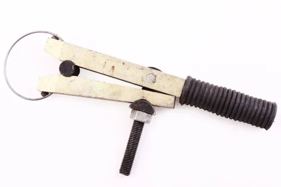 Съемник шаровой опоры 2101 с ручкой (прищепка) Винница