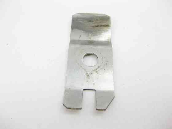 Mercedes-Benz  A1409930415 Пружинна пластина - тримач захисту роз'єму АКП W202 W203 W204 S-Class W220 E-Class W210 W211 W212 C207 CLS 219 Vito Sp Одесса