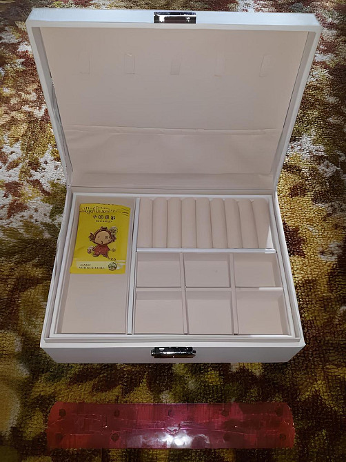 Органайзер для ювелірних виробів RESTEQ — двошарова біла шкатулка для прикрас з відділеннями Київ - фото 5