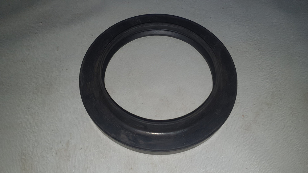 Сальник задней ступицы ГАЗ Валдай, ПАЗ. 95х130х12х17.5 мм. 51-3104038-В2 Харьков - изображение 1