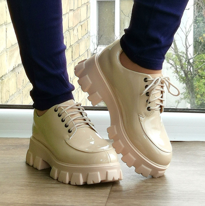 Жіночі Бежеві Туфлі Кросівки на Танкетці Сліпони Лакові Мокасини (розміри: 36,37,38,39,40,41) — 6-20 Дніпро - фото 3