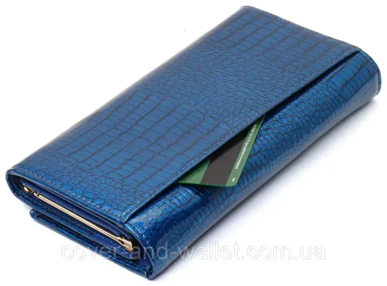 Жіночий лаковий шкіряний гаманець на магнітах синього кольору ST Leather Київ