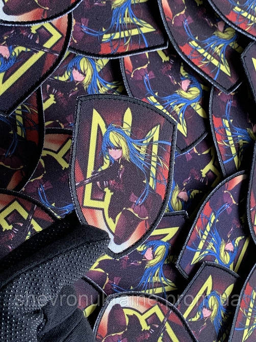 Друкований шеврон Аніме Дівчина (Форма щит. На липучці) Розмір 9x6.5см Київ - фото 4