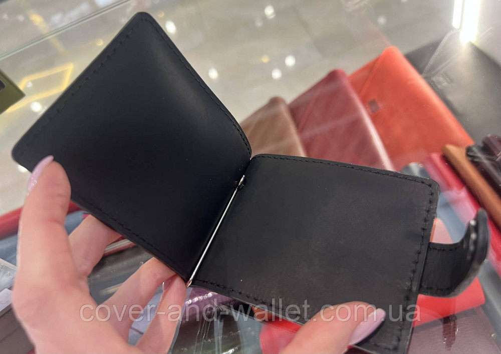 Затискач для грошей на кнопці із вінтажної шкіри чорного кольору Puos Київ - фото 16