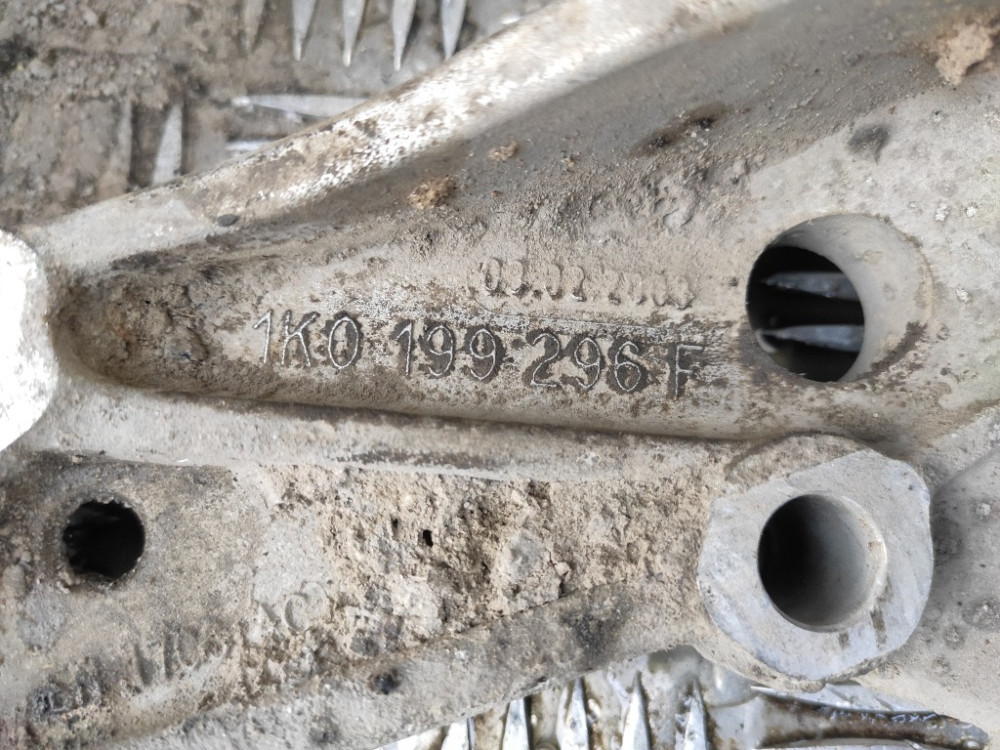 Кронштейн кріплення передньої балки / підрамника VW Caddy 2004-2015 Ковель - изображение 3