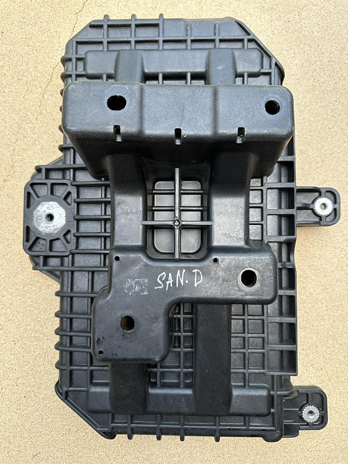 Підставка під акумулятор Hyundai Santa Fe 2018-2024 Київ - фото 1