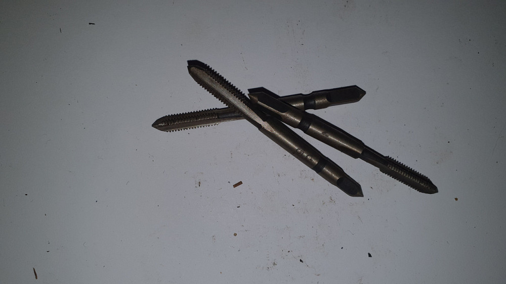 Метчики метрические машинно-ручные М5; М5.2; М5.3 (основной шаг 0.8). СССР. Харьков - изображение 1