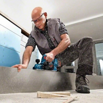 Электрорубанок Bosch GHO 185-LI, 18В, 82мм, строгание до 2.6мм, паз до 9мм (без АКБ и ЗУ) (0.601.5B5.021) Винница - изображение 6