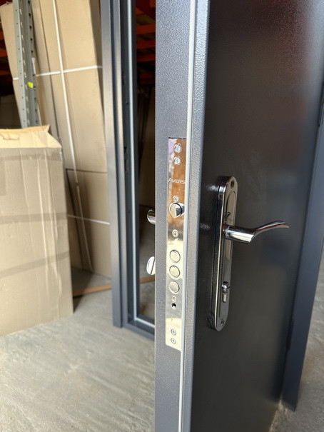 Двері металеві  Redfort - Серія Метал/Метал + притвор комплектація Оптима плюс, RAL 7024 Київ - фото 5