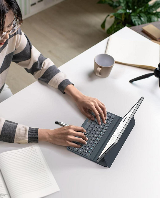 Чехол‑клавиатура для iPad 10 (10.9