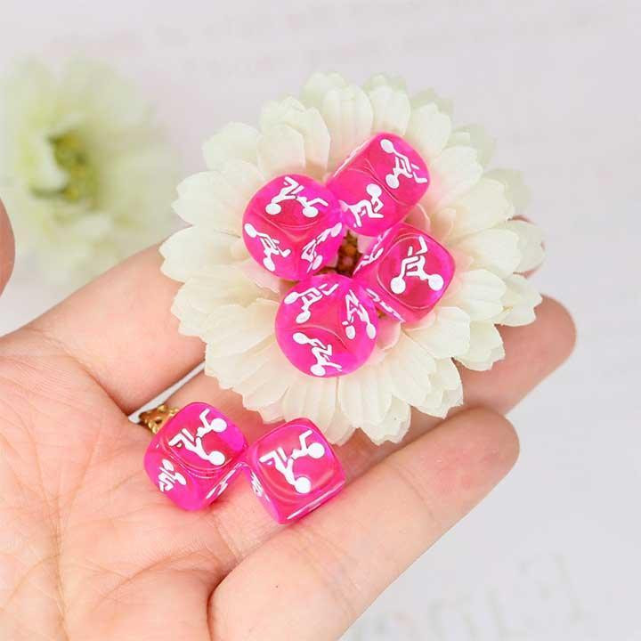 Романтичная игра кубик 