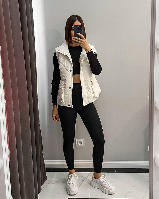 Женская стеганая жилетка плащевка лак на синтепоне Молочный, 48 Одесса - изображение 3