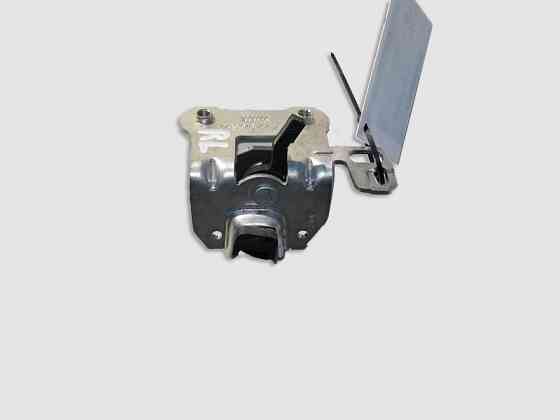 Mercedes-Benz  A2049200572 Замок спинки заднього сидіння CLS C218 C-Class W204 E-Class W212 Одеса