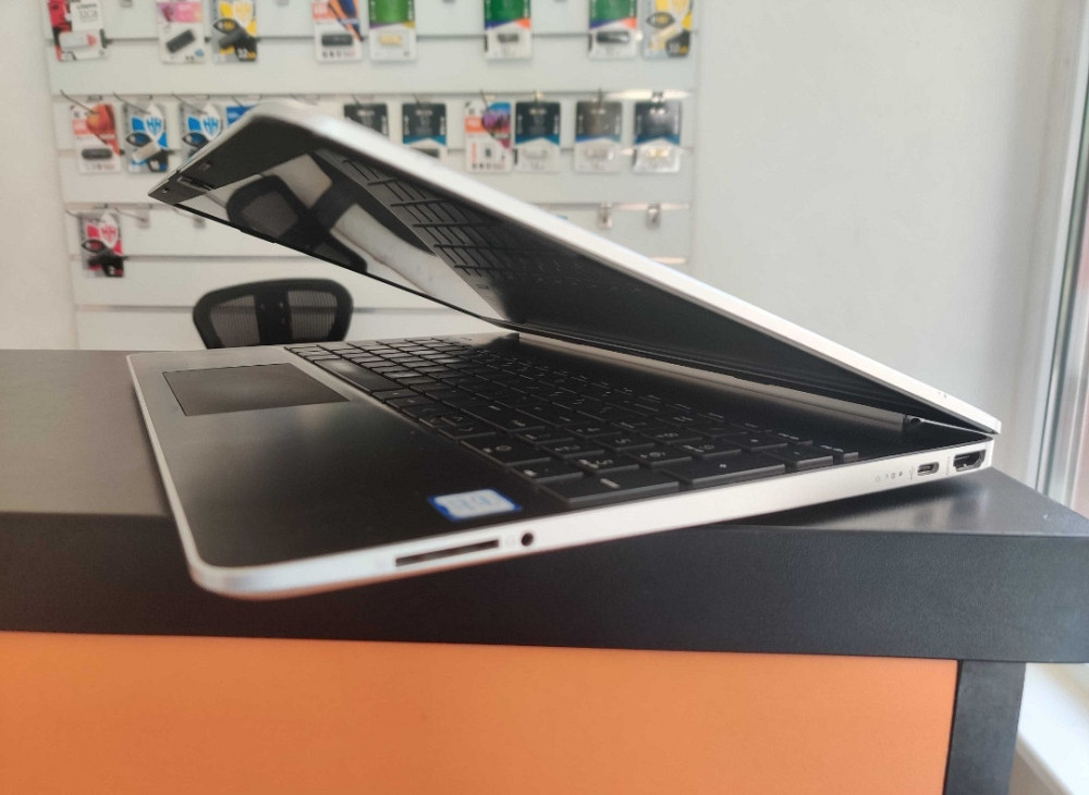 Тонкий сенсорний ноутбук HP Pavilion 15-dy0013dx Киев - изображение 3