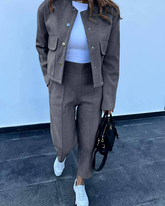 Женский базовый костюм двойка: бомбер и штаны кашемир трикотаж «Елочка» Графит, 42/44 Одесса - изображение 1