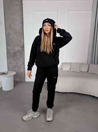 Женский стильный теплый костюм из флиса полар с шапкой Черный, 50/52 Одесса