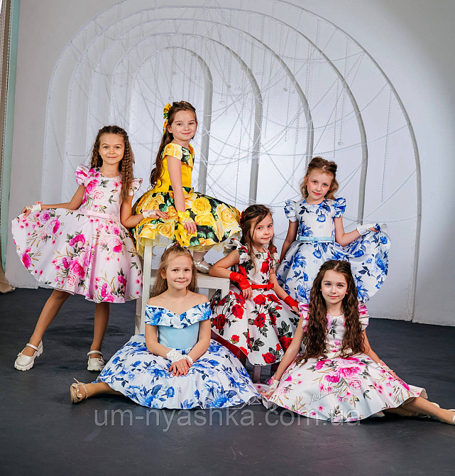 Пышное нарядное платье с цветочным принтом Кривой Рог - изображение 1