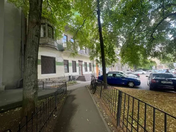 Сдам в аренду магазин\офис центр города (Челюскина) был офис страховой фирмы. хороший ремонт, 6 кабинетов. Днепр