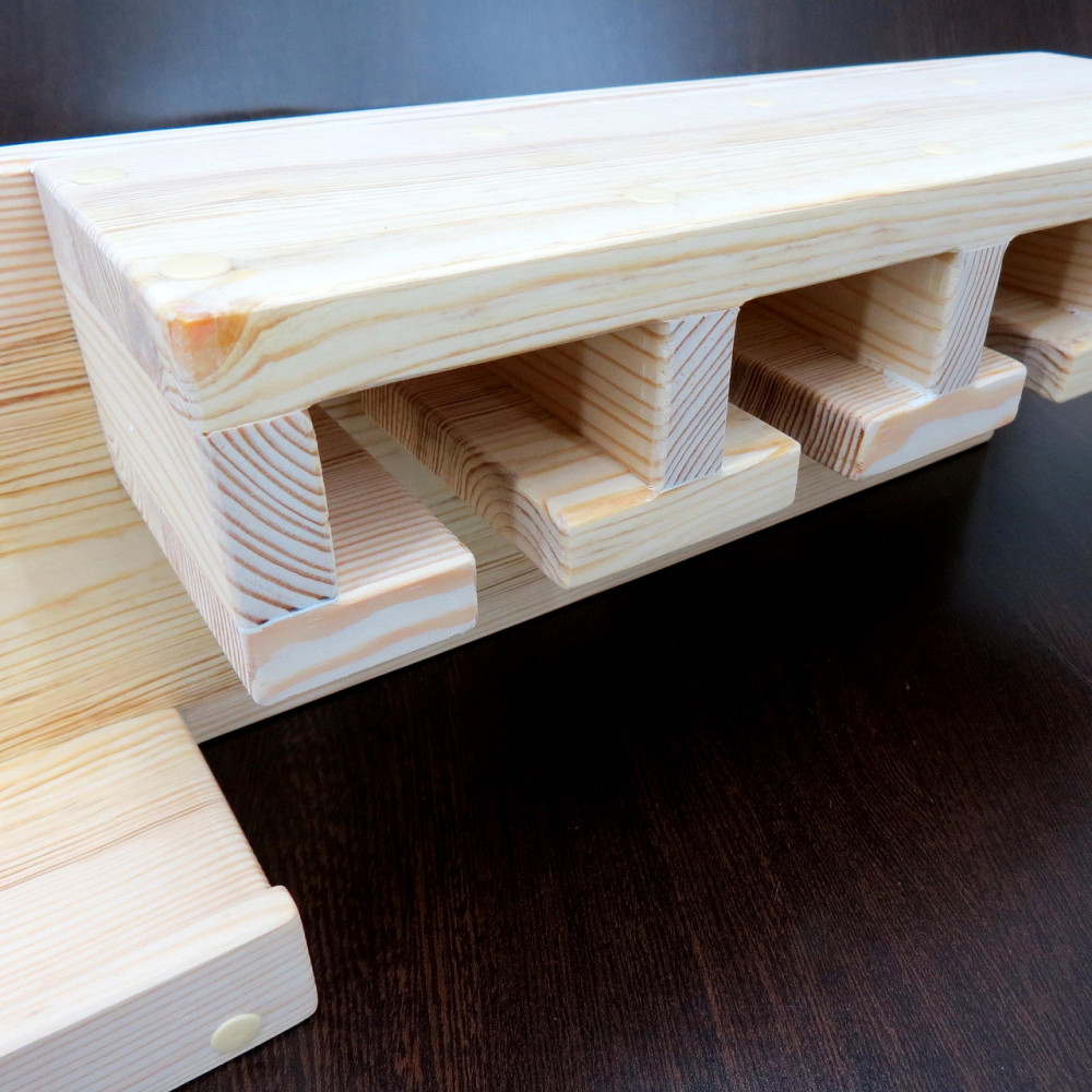 Настенная винная полка 