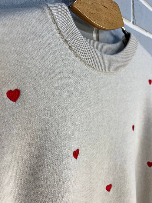 Светр жіночий A-N 7075 оверсайз широкий вишиті серця, бежевий, one size Київ - фото 18