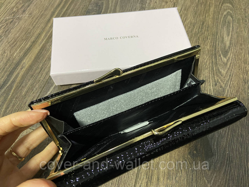 Чорний лаковий жіночий гаманець з натуральної шкіри на магнітній фіксації Marco Coverna Київ - фото 3