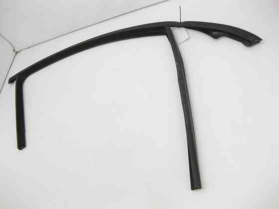 Mercedes-Benz  A2927250225 Ущільнювач гумовий скла передніх правих дверей GLE Coupe C292 Одеса