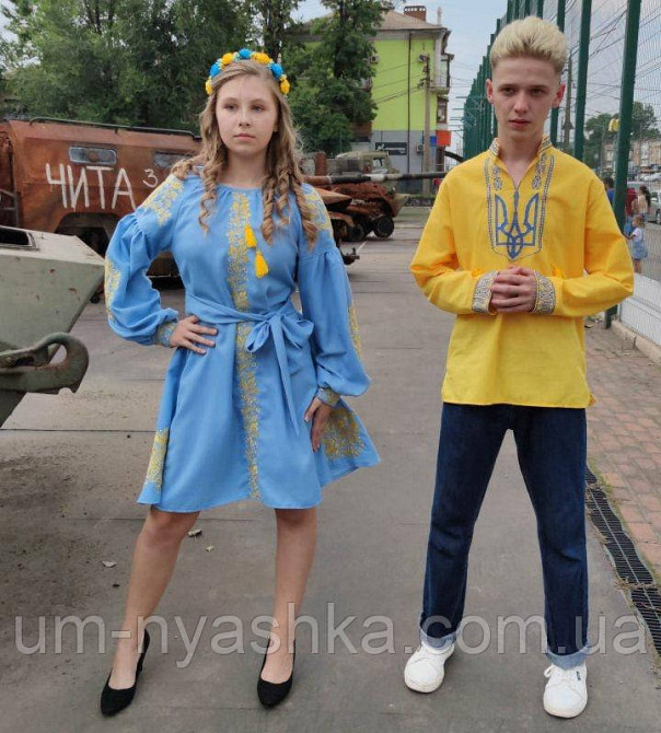 Голубое платье вышиванка 