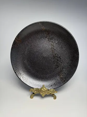 Керамическая тарелка с темным фактурным узором 26 см Коломия