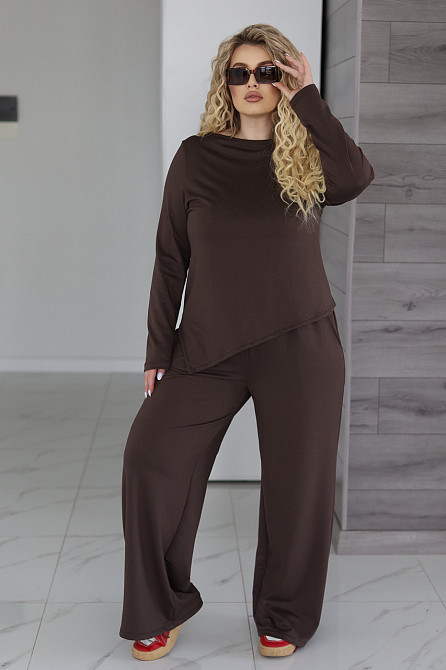 Жіночий костюм з асиметричним лонгслівом "Travel" | Батал Шоколадний, 50-52 Київ - фото 1