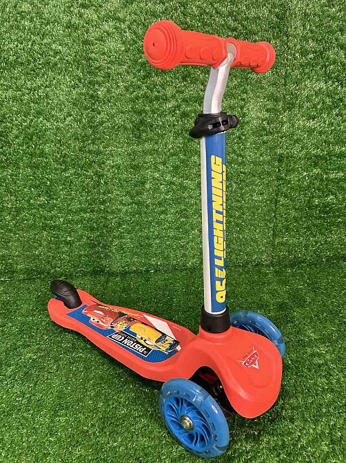 Самокат триколісний Cars з підсвічуванням коліс Червоний (LS2213) Чернігів - фото 9