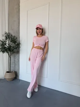 Стильний жіночий костюм на літо: Одеса