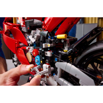 Конструктор LEGO Technic Мотоцикл Ducati Panigale V4 S (42202) Винница - изображение 5