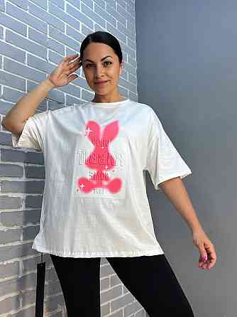 Футболка женская YIGOU 17 надпись рисунок кролик RABBIT оверсайз удлиненная one size, белый, one siz Одесса