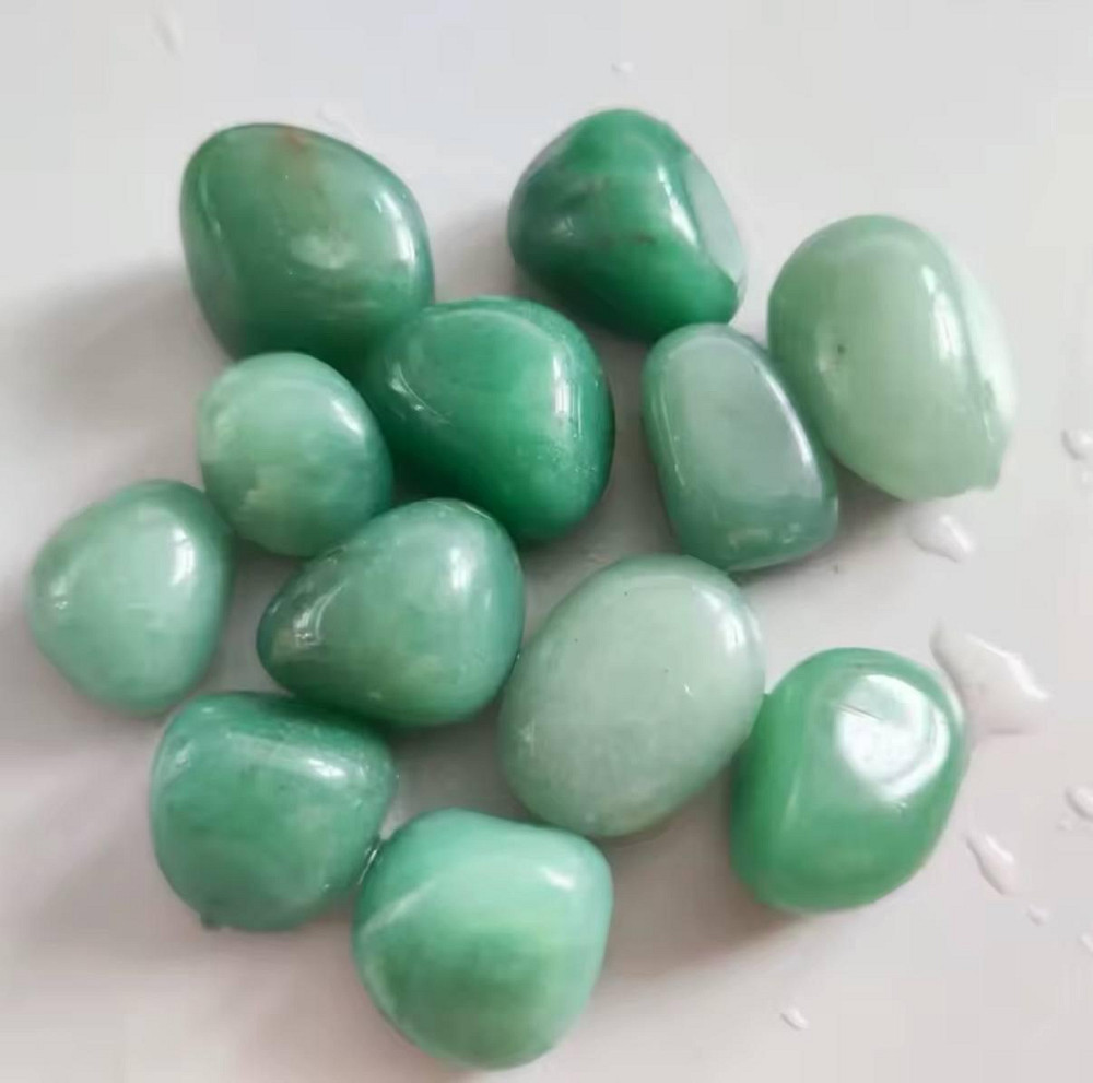 Галтовка натуральный зеленый авантюрин размером 10-15 мм, 1 шт. Киев - изображение 1