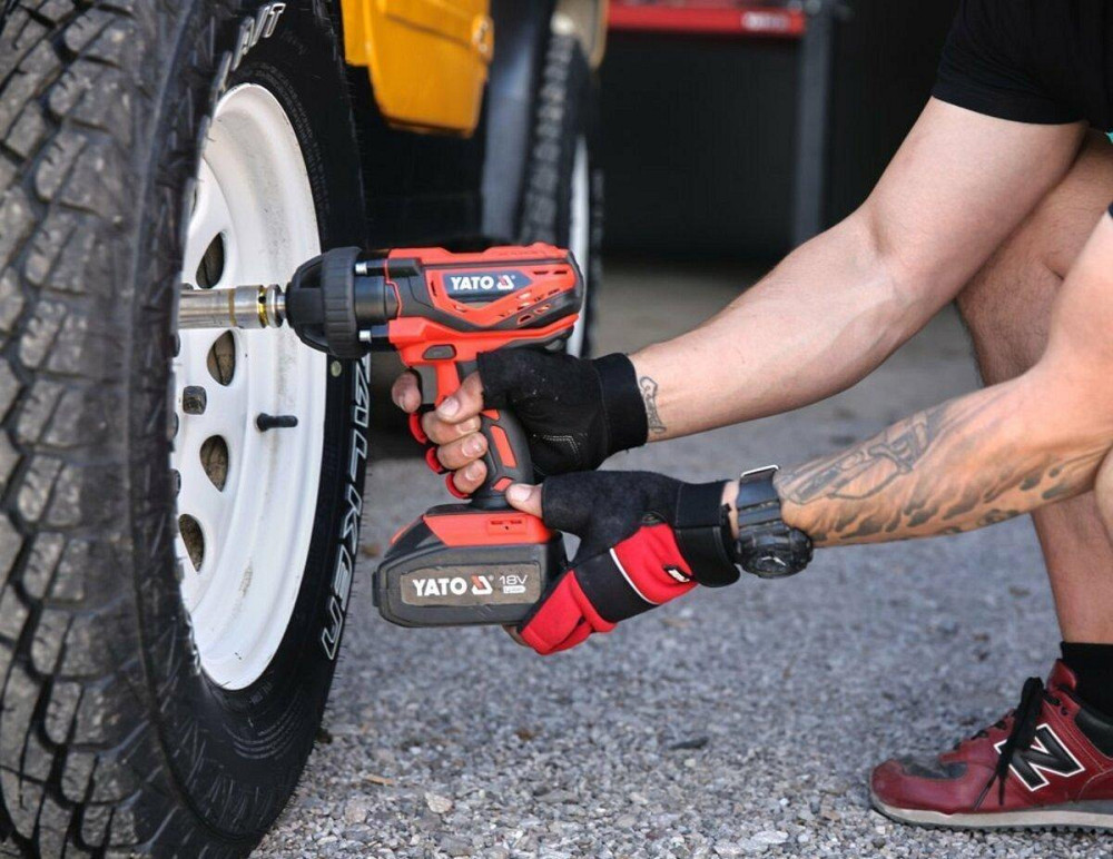 Гайковерт ударний акумуляторний YATO 18В, 2 АГод. квадрат 1/2