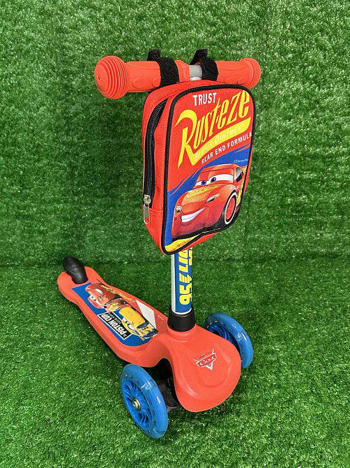 Самокат триколісний Cars з підсвічуванням коліс Червоний (LS2213) Чернігів - фото 1