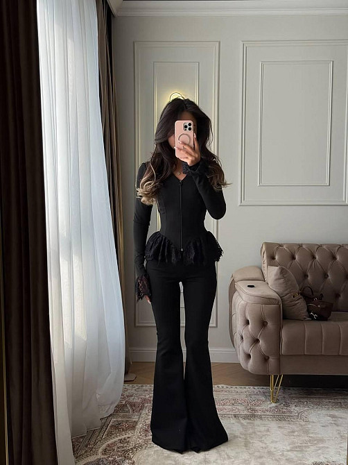 Женский стильный привлекательный костюм с кружевом микродайвинг+гипюр Одесса - изображение 1