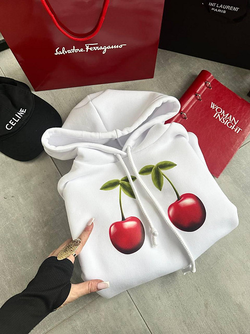 Жіноча тепла оверсайз худі з вишеньками тринитка на флісі Одеса - фото 2