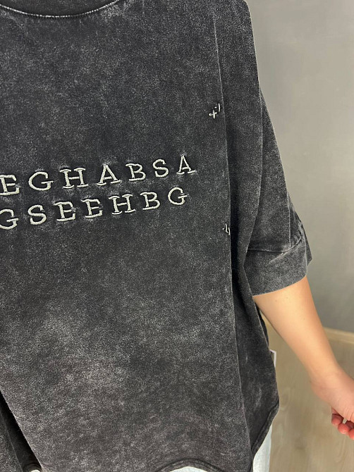 Футболка женская A-N 26028 тай-дай оверсайз с вышивкой, черный, one size Киев - изображение 17