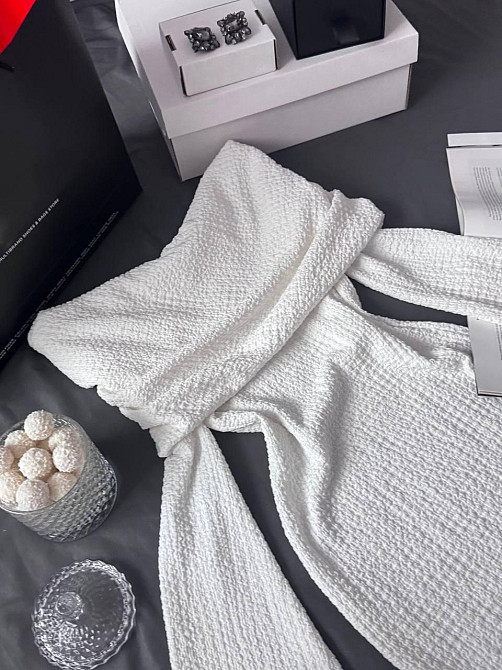 Женское элегантное нежное платье из нежного трикотажа букле Одесса - изображение 4