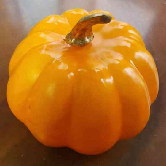 Тыква на Хэллоуин маленькая декоративная 8 см оранжевый Киев