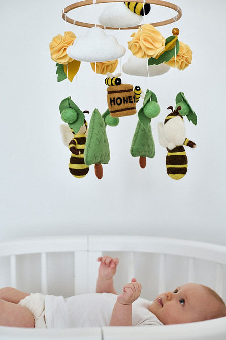 Дитячий музичний мобіль на ліжечко для немовлят WooolyWool «Бджілки» з 35 мелодіями Київ - фото 2