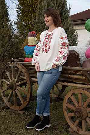 Вишиванка жіноча лляна, молочна топ Київ