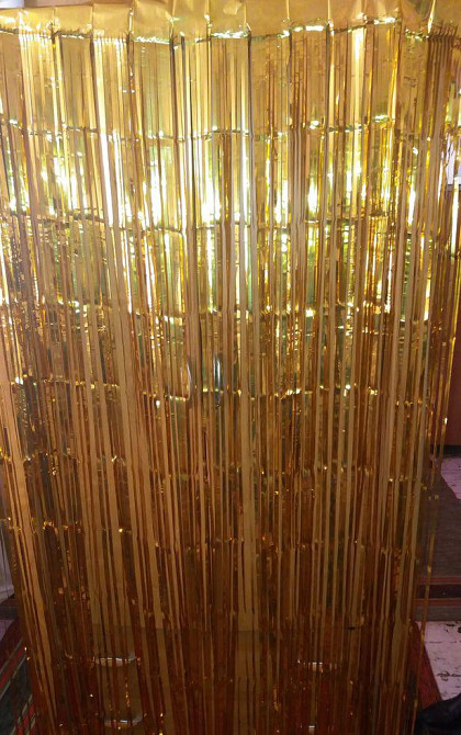 Дощик для фотозони новорічний святковий 2м на 1м золотистий Київ - фото 7