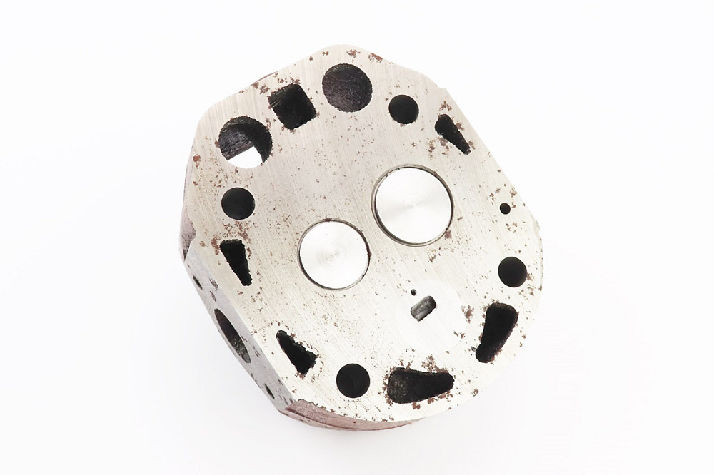 УЦІНКА МБ-D175/180N Головка циліндра R180NM у зборі, з форкамерою (іржава, див. на фото) Киев - изображение 2