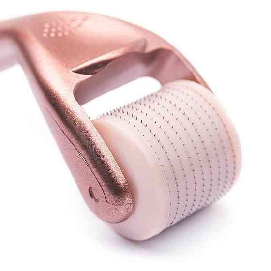 Регенеруюча сироватка з біо-ретинолом та скваланом + Мезороллер для обличчя Київ