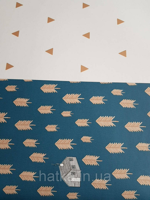 Обои флизелиновые детские  Caselio Our Planet деревья елки домики палатки коричневые на темно синем Киев - изображение 2
