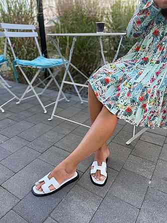 GREMMY Стильні жіночі шкіряні білі шльопанці на плоскій чорній підошві GREMMY 727 р. 36-40 Коломыя